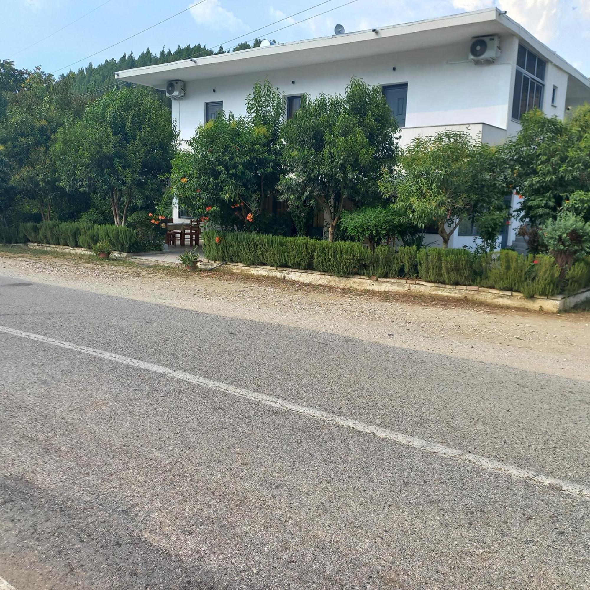Hotel Eno Permet Ngoại thất bức ảnh