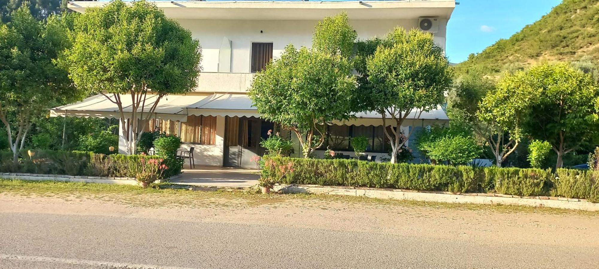 Hotel Eno Permet Ngoại thất bức ảnh